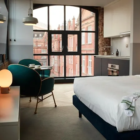 Leven Manchester-2