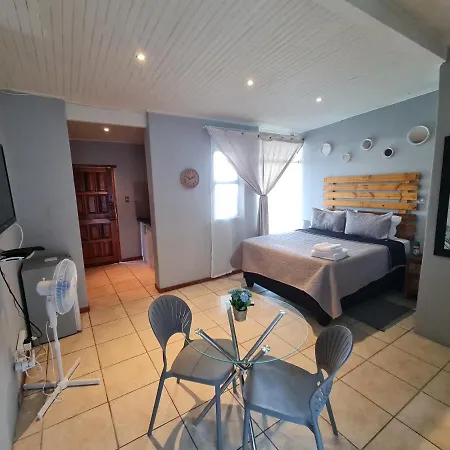 Mia Hills Guest House-2