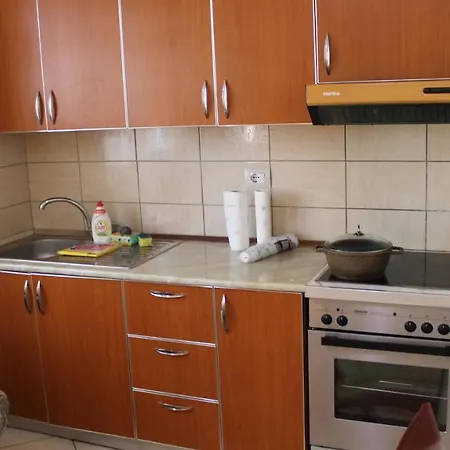 Bledi'S Cozy Apartment In New Blvd-2
