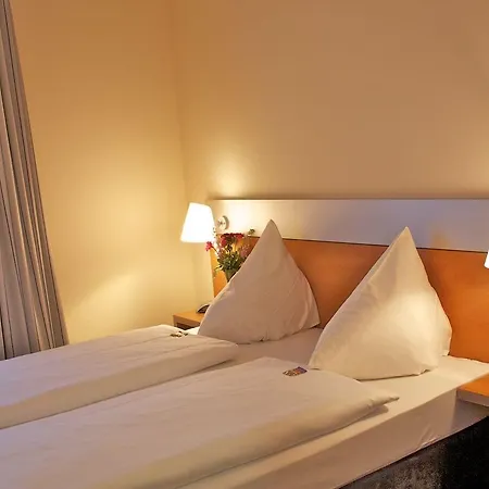 Senator Hotel-2