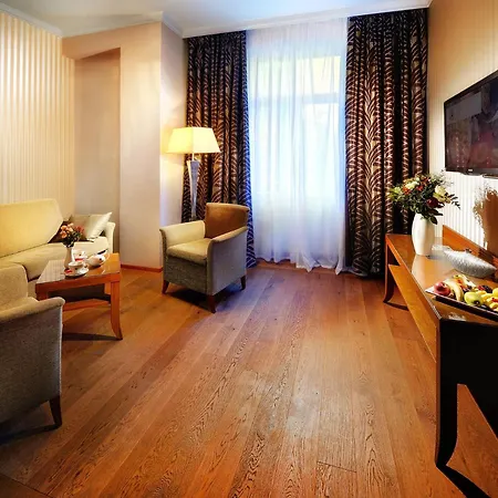 Grand Hotel Praha-3