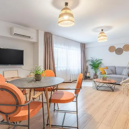 Boho Chic Apartment Under Acropolis-3
