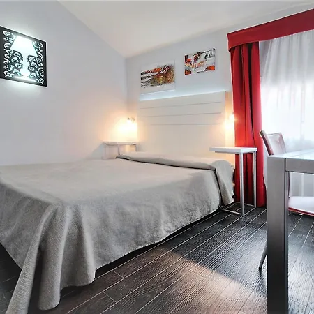Hotel Aaron-2