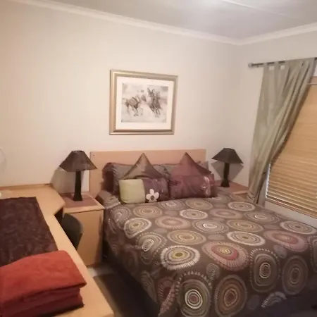Inviting 3-Bed House In Kempton Park-2