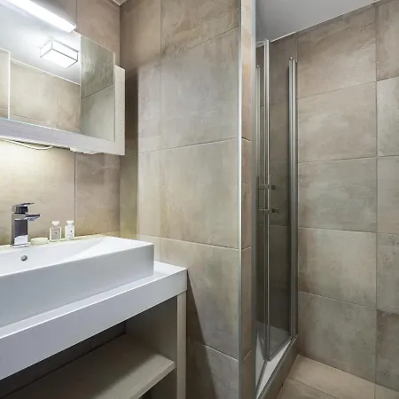 Appartement Neuf Centre Courchevel 6 Pers., Parking, Acces Piste - Fr-1-562-33-3