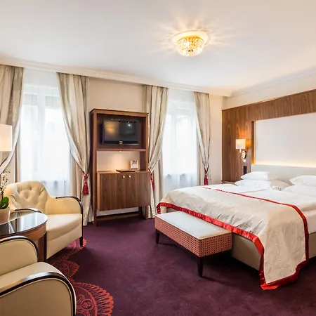 Hotel Stefanie-3