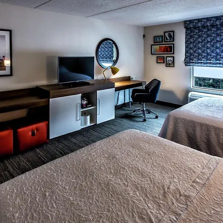 Hampton Inn&Suites Staten Island-2