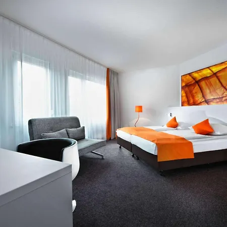 Wyndham Garden Düsseldorf City Centre Königsallee-3