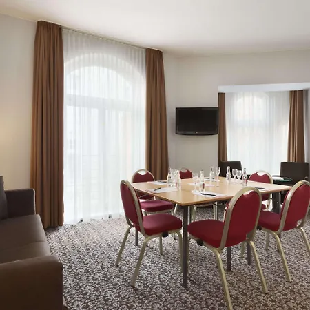 Ramada By Wyndham Frankfurt City Centre-3