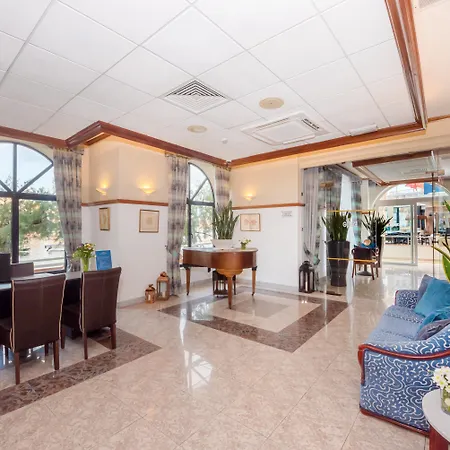Gillieru Harbour Hotel-2
