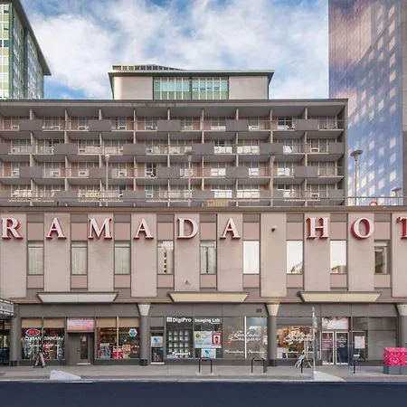 Ramada Plaza By Wyndham Calgary Downtown-3