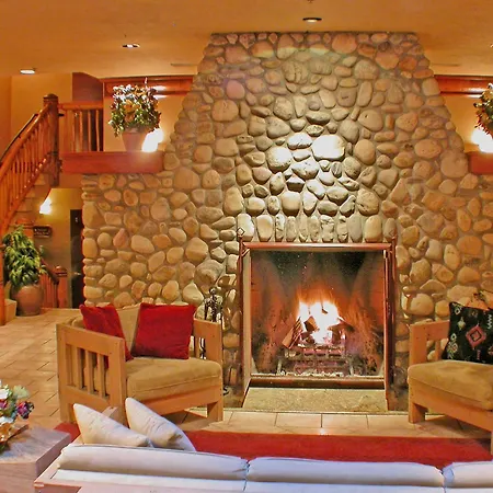 Banff Caribou Lodge And Spa-3