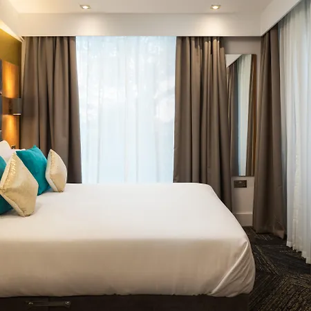 Roomzzz London Stratford-3