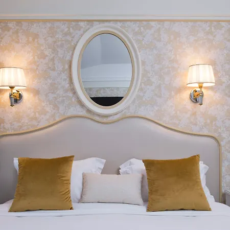 Hotel Saint-Petersbourg Opera & Spa-3