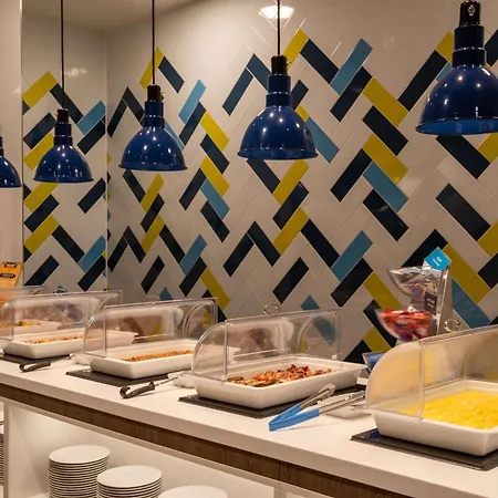 Hampton By Hilton Duesseldorf City Centre-3