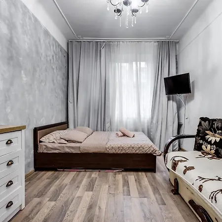 Apartment Near Circus-3