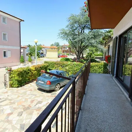 Apartments With A Parking Space Umag - 7666-3