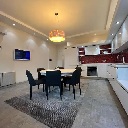 Megafun Luxury Family Apartment-2