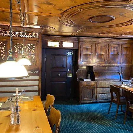 Hotel Weisses Kreuz Bergün-2