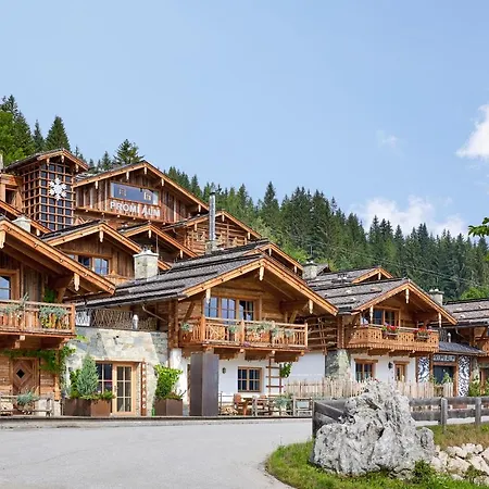 Promi Alm Flachau - Luxus Chalets-3