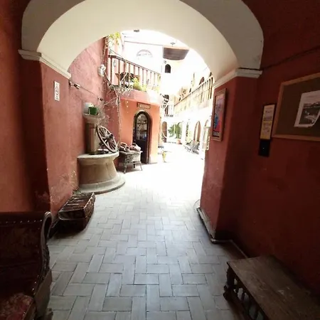 Hostal Carlos V-2