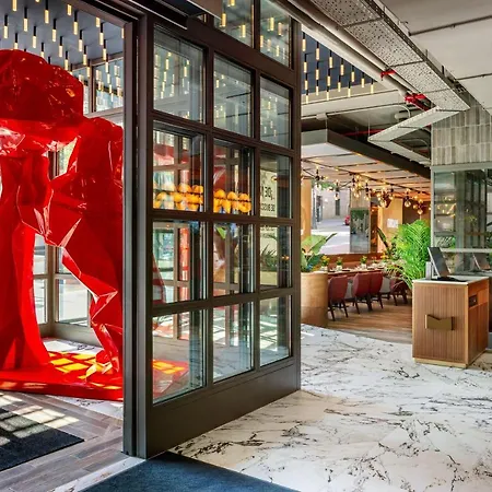 Radisson Red Madrid-3