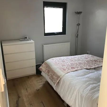 Elegant 3Bed Crouchend In Style With Roof Terrace-3