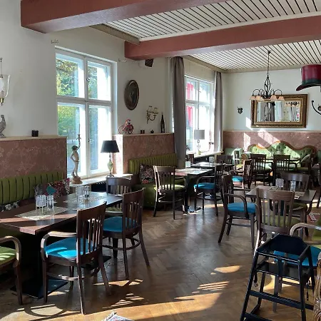 Bahnhofshotel Die Neue Bühne-3