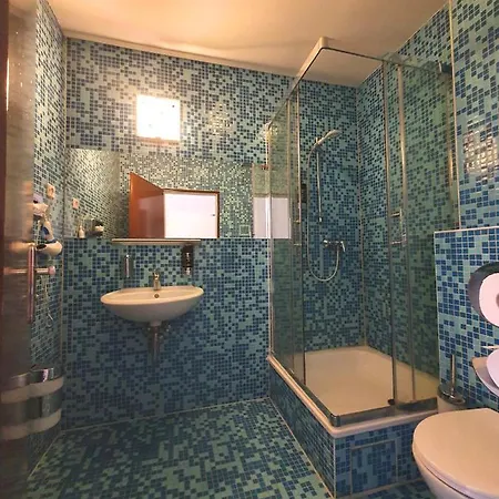 R&B Hotel-2