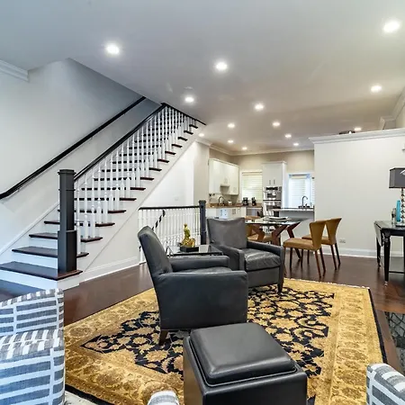 Luxurious Gold Coast 4Br 4-Story Villa With Parking Sleeps 12 Guests-3