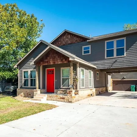 Luxurious 5Br Home Sleeps-14-3