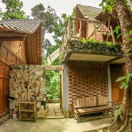 Villa Kampung Ayem Riverside-2