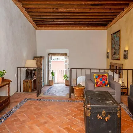 Amapola Loft By Homelyrooms-3