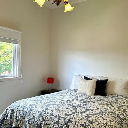 Cherry Blossom Cottage - Beechworth-Getaways-3