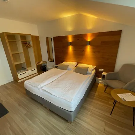 ApartHotel Stadtpark-2