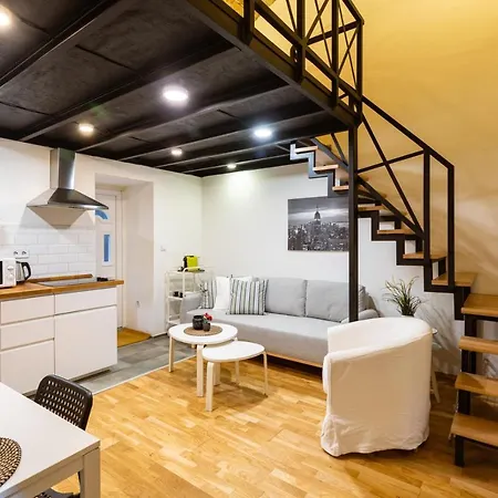 Modern Stylish Apartment @ Superb Central Location-2