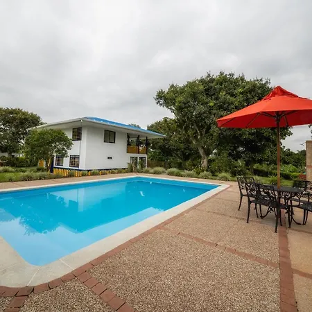 Finca Privada Exclusiva Con Piscina Y Jacuzzi Ideal Para Grupos Y Celebraciones En Montenegro-2