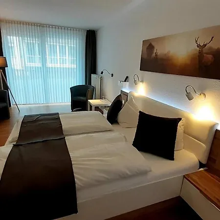 Land-Hotel Haus am Stein Winterberg mit Pool-3