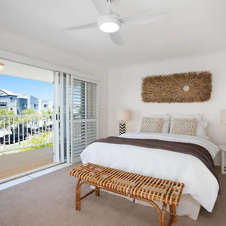 The White House - Spectacular Ocean Views, Wifi, Central Coolum-3