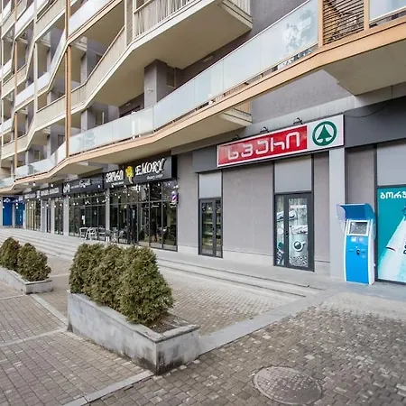 1-Bedroom Apartment With City Views - Balcony - 5 Min To Delisi Metro - Self Check-In - M2 Complex, Saburtalo-2