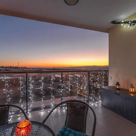 New Spacious Apartment With City View-2