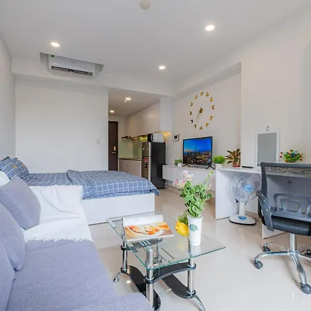 Orchard Park View Apartment-5 Minutes From Airport-2