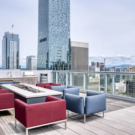 Downtown 1Br W Gym Wd Bbq Nr Dining Shops Sea-400-3