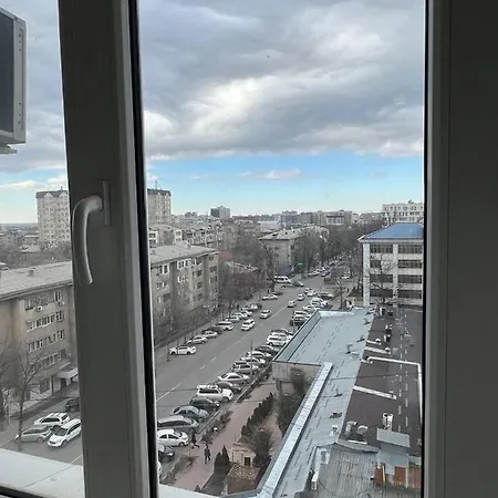 Apartment On Turusbekova 13-2