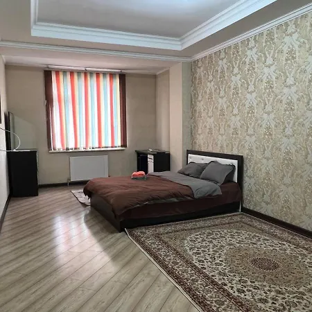 Apartment On Turusbekova 13-3