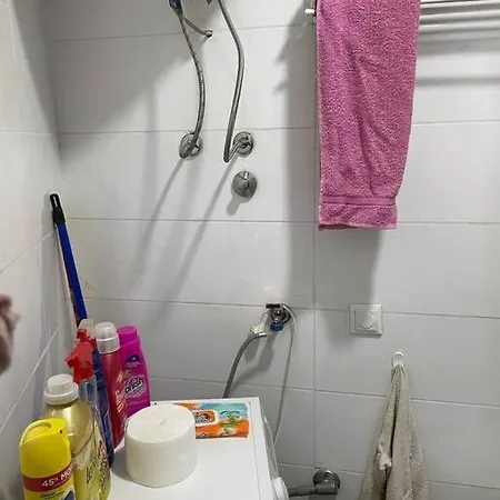 Apartman U Blizini Centra Grada-2