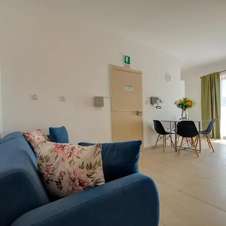 St Pauls'S Bay 2 Bedroom Apartments & Penthouse Close To Promenade-2