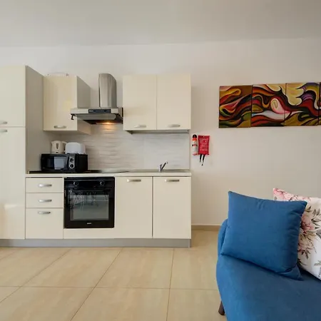 St Pauls'S Bay 2 Bedroom Apartments & Penthouse Close To Promenade-3