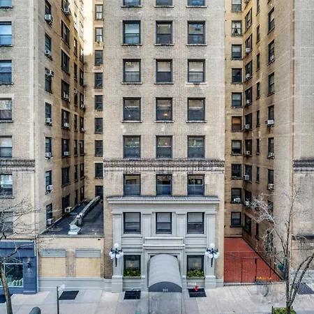 Uws 1Br W Gym Doorman Nr Central Park Nyc-1100-3
