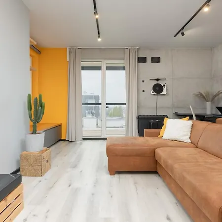 Industrial Pet-Friendly Apartment With Movie Projector By Noclegi Renters-3